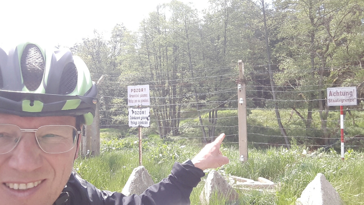 MEgional am 4. Juli 2019 mit einem Erzgebirger, der mit dem Rad an historischer Stelle in Ungarn war MEgional am 4. Juli 2019 mit einem Erzgebirger, der mit dem Rad an historischer Stelle in Ungarn war